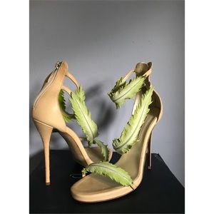 Oscar De La Renta Aliah Feather Sandals 39.5